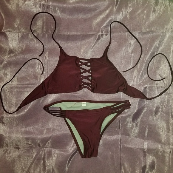 ROMWE Other - 💎💎💎NWOT Criss Cross Ladder Cut Burgundy Bikini